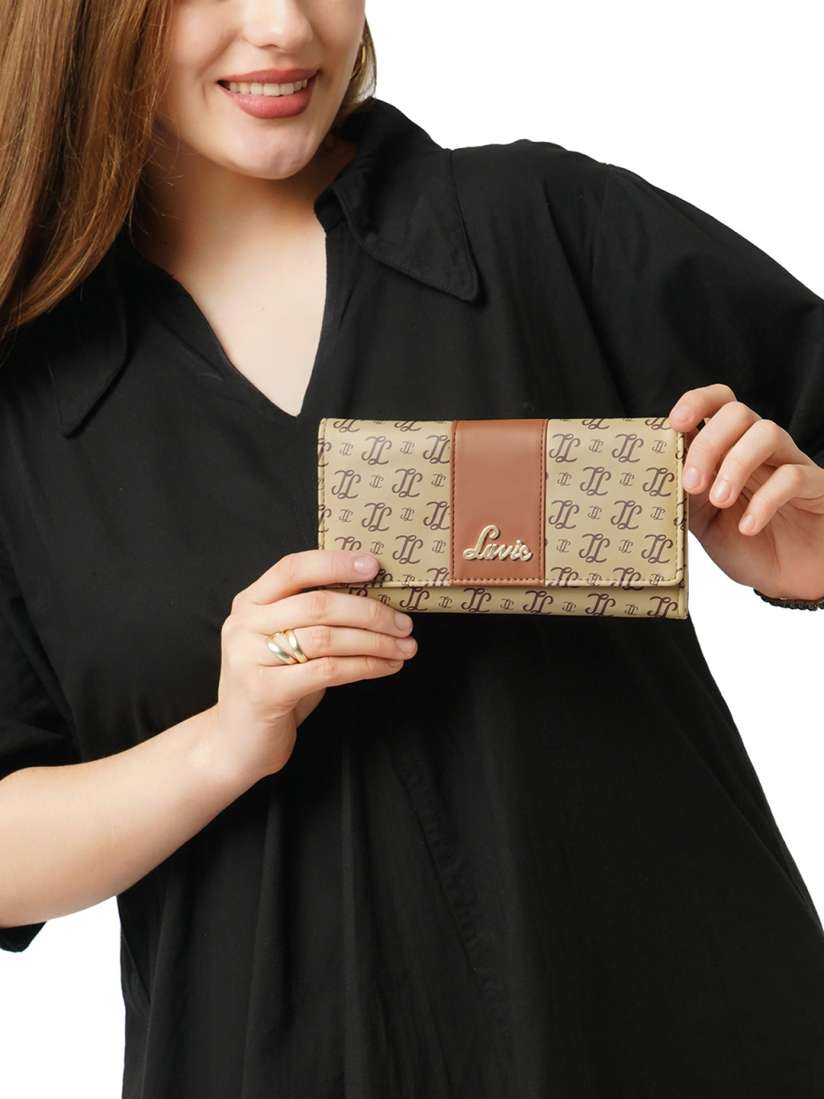 Women Fashion